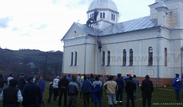 1 Decembrie cu foc şi apă (VIDEO) 1 Decembrie cu foc şi apă (VIDEO)