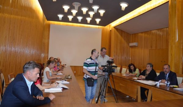 Maramureș: Asistenții personali cer să li se acorde majorări salariale, conform legii Maramureș: Asistenții personali cer să li se acorde majorări salariale, conform legii