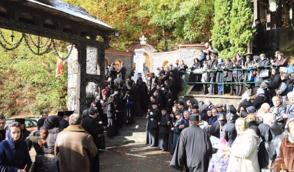 Parastas la Rohia, la un an de la moartea Arhiepiscopului Justinian Parastas la Rohia, la un an de la moartea Arhiepiscopului Justinian