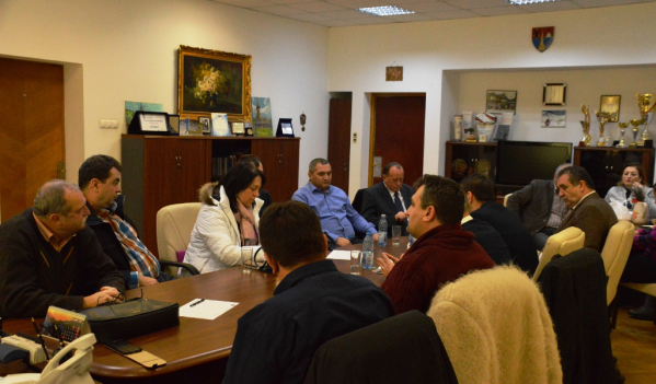 Discuții la Consiliul Județean Maramureș, pentru demararea procedurilor de introducere a gazului metan între Sighet și Borșa Discuții la Consiliul Județean Maramureș, pentru demararea procedurilor de introducere a gazului metan între Sighet și Borșa