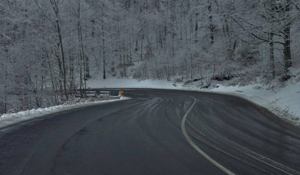 Vizibilitate redusă pe DN 18, în Pasul Prislop Vizibilitate redusă pe DN 18, în Pasul Prislop