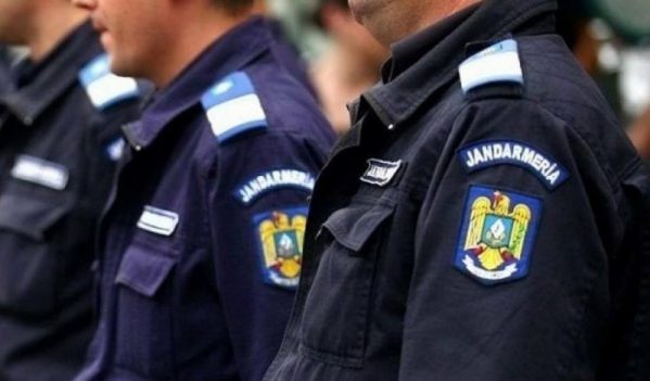 Scandalagii și cerșetori amendați de jandarmii maramureșeni Scandalagii și cerșetori amendați de jandarmii maramureșeni