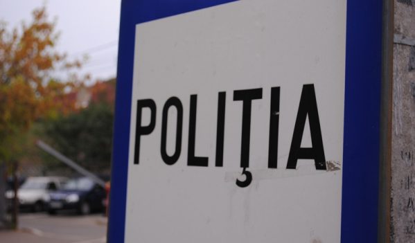 Tânăr din Berchezoaia reţinut de polițiști, pentru 24 de ore, după ce a tâlhărit o băimăreamcă de 74 de aniie Tânăr din Berchezoaia reţinut de polițiști, pentru 24 de ore, după ce a tâlhărit o băimăreamcă de 74 de aniie