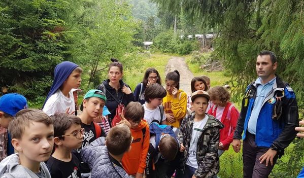 Jandarmii maramureșeni, în mijlocul copiilor aflați în tabere de vară Jandarmii maramureșeni, în mijlocul copiilor aflați în tabere de vară