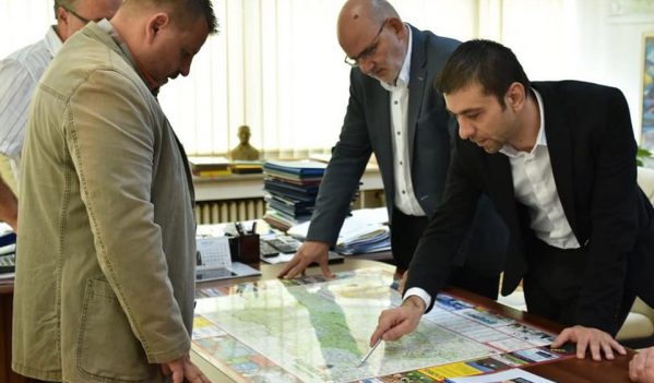 Licitație pentru reabilitarea drumurilor județene pe Valea Izei și Valea Ruscovei Licitație pentru reabilitarea drumurilor județene pe Valea Izei și Valea Ruscovei