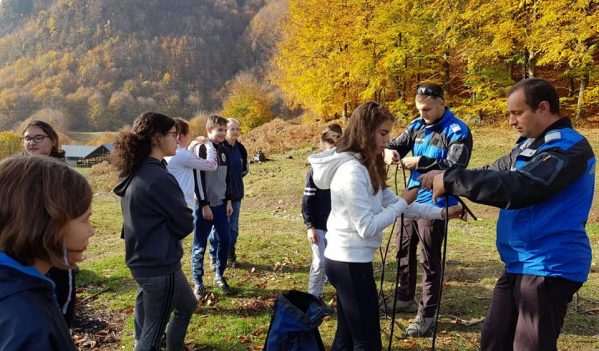 „Şcoala Altfel” cu jandarmii montani din Cavnic „Şcoala Altfel” cu jandarmii montani din Cavnic