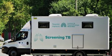 12 comune maramureșene vor beneficia de serviciile caravanei de testare gratuită a sănătății plămânilor și depistare activă a tuberculozei