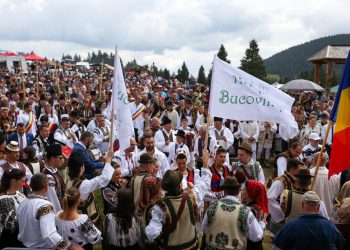 S-a reluat Festivalul Interjudețean de Folclor „Hora la Prislop”