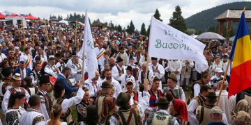 S-a reluat Festivalul Interjudețean de Folclor „Hora la Prislop”