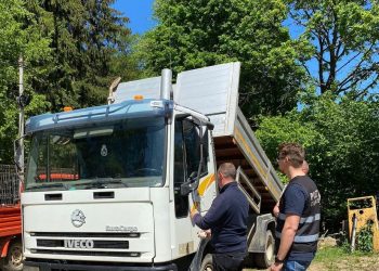 Autoutilitară sechestrată de polițiștii din Tăuții Măgherăuș