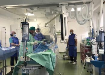 Cinci cazuri de patologie aortică abdominală complexă, cu risc vital, rezolvate endovascular cu succes la SJU Baia Mare