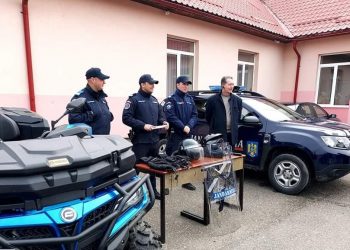 Elevii din Cupșeni au primit vizita jandarmilor montani