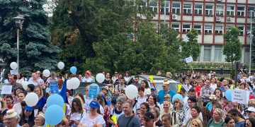 Dascălii maramureșeni au ieșit în stradă
