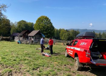 Salvamontiștii maramureșeni au venit pentru a doua oară în ajutorul unui cioban