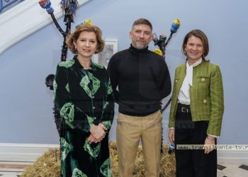 DIALOGUE –DIALOG – expoziție personală la Londra a artistului maramureșean Vinicius Leș